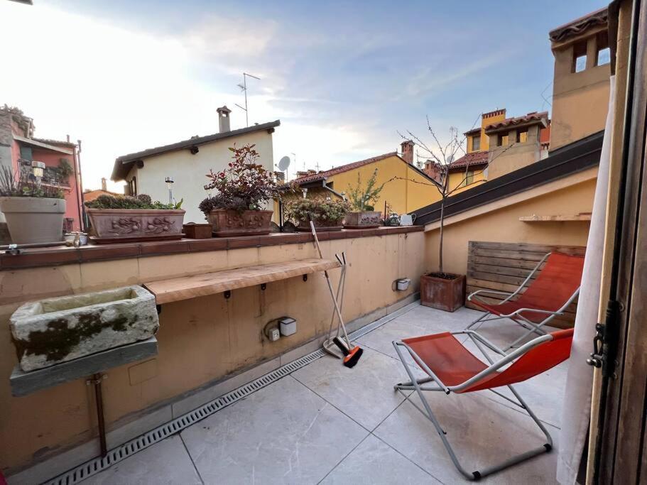 Margherita Apartment W/ Terrace โบโลญญา ภายนอก รูปภาพ