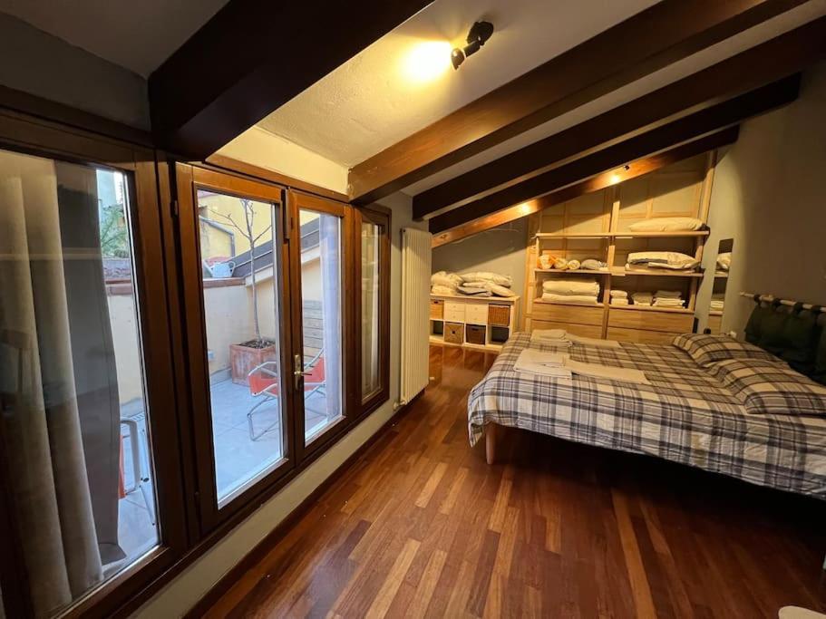 Margherita Apartment W/ Terrace โบโลญญา ภายนอก รูปภาพ
